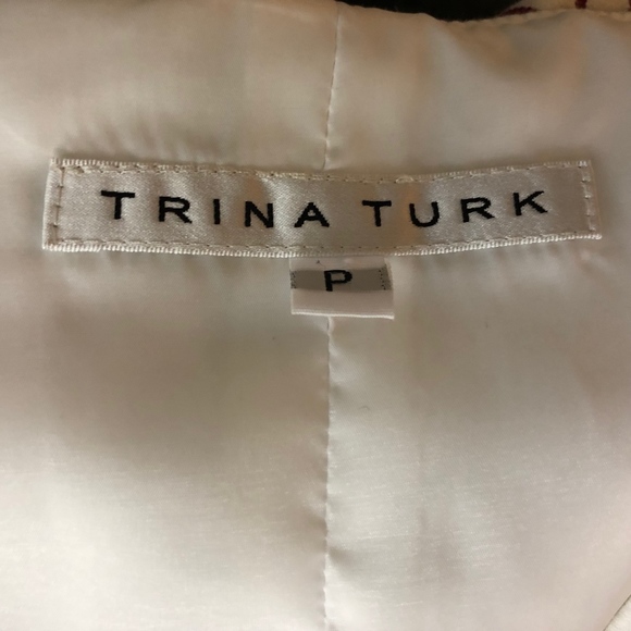 Trina Turk Women's White V-neck Sleeveless Blouse - Picture 5 of 5